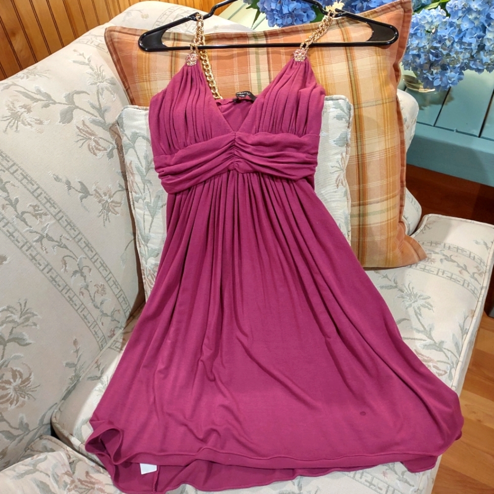 SKY, size XS mini dress 😍